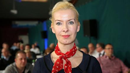 Escort-Service verschwiegen. Die Schweriner Stadtvertreterin Petra Federau auf dem Wahlparteitag des Landesverbandes der AfD am 20.02.2016.