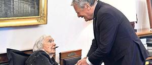 Die Grande Dame der russischen Menschenrechtsbewegung, Ljudmila Alexejewa, zu Gast bei Bundespräsident Joachim Gauck. 