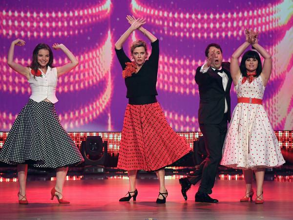 Musicaleinlage zum Gala-Beginn: Die Schauspieler Yvonne Catterfeld, Margarita Broich, Jan Josef Liefers und Anna Fischer.