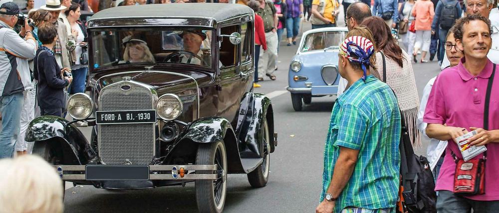 Alte Liebe rostet nicht. So sah es 2015 bei den „Classic Days“ auf dem Ku’damm aus.