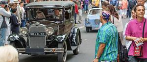 Alte Liebe rostet nicht. So sah es 2015 bei den „Classic Days“ auf dem Ku’damm aus.