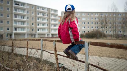 Fast jedes siebte Kind in Deutschland ist abhängig von Hartz-IV-Leistungen der Eltern.