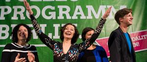 Grund zur Freude: Die aktuellen Umfragen sind positiv für die Grünen um Ramona Pop (2. von links).