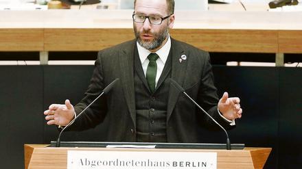 Oliver Höfinghoff, damals Vorsitzender der Piraten-Fraktion, 2014 bei einer Sitzung des Abgeordnetenhauses.