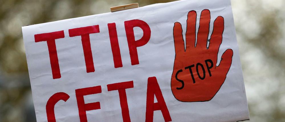 Mehrere Nichtregierungsorganisationen wollen das Freihandelsabkommen Ceta stoppen.
