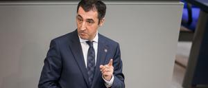 Grünen-Chef Cem Özdemir, der aus einer muslimischen Familie mit türkischen Wurzeln stammt, sprach im Bundestag.