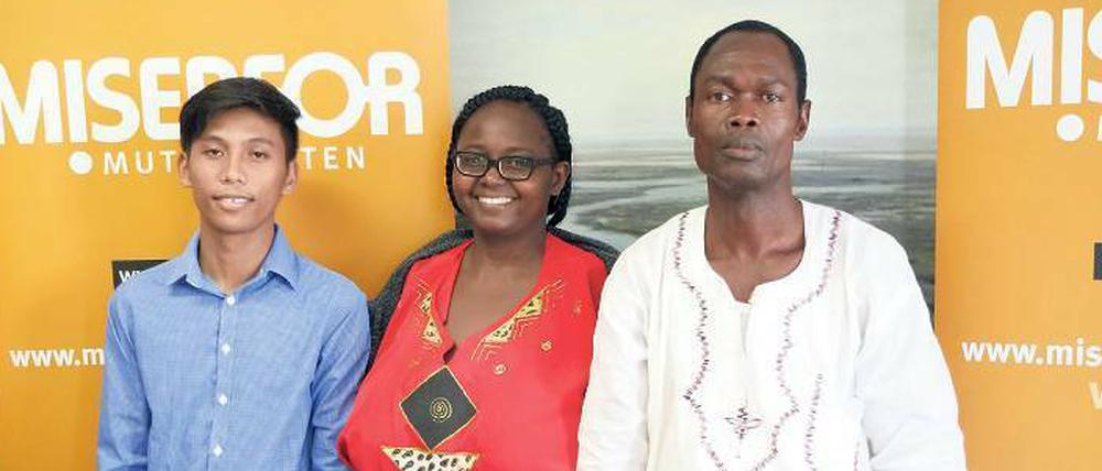 Stadtplanung darf arme Menschen nicht übergehen: Kelvin Fugaban sieht die Lebensgrundlage von Fischern auf den Philippinen durch ein Deichbauprojekt bedroht. Elisabeth Mekougou Obama aus Kamerun und Jean-Baptiste Bontsebe kämpfen gegen Zwangsräumungen in Kameruns Hafenstadt Douala. 
