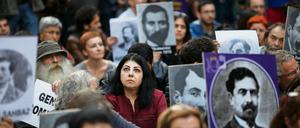 Stilles Gedenken. Demonstranten erinnern im April dieses Jahres in Istanbul an die massenhafte Ermordung von Armeniern durch das Osmanische Reich im Jahr 2015. 