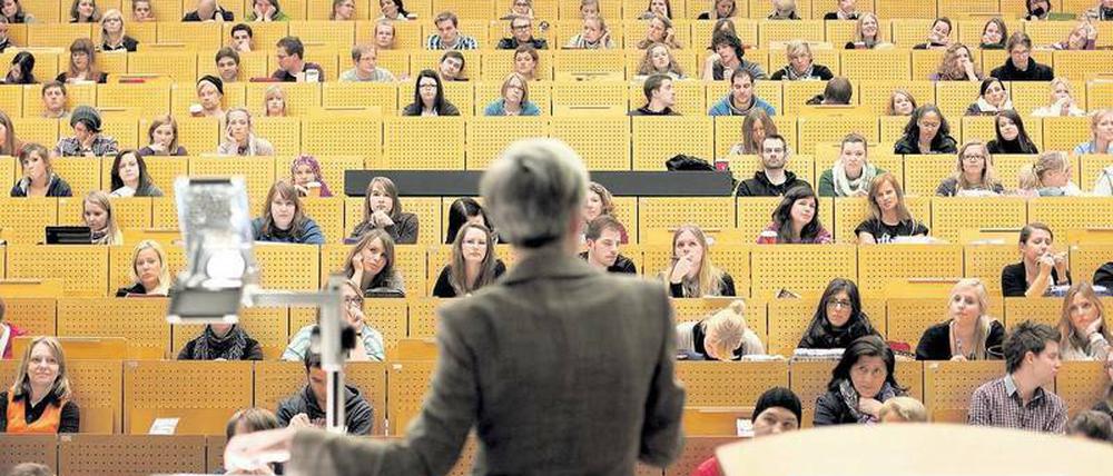 Professor wird oft ein anderer. Viele Nachwuchsforscher gehen leer aus, wenn dauerhafte Stellen vergeben werden. 