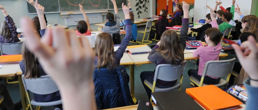 Blick in ein Klassenzimmer.