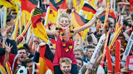 Was werden die Fans dieses Jahr zur Fußball-EM singen. Die Auswahl bislang: dröge.