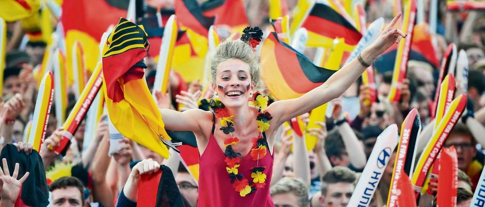 Was werden die Fans dieses Jahr zur Fußball-EM singen. Die Auswahl bislang: dröge.