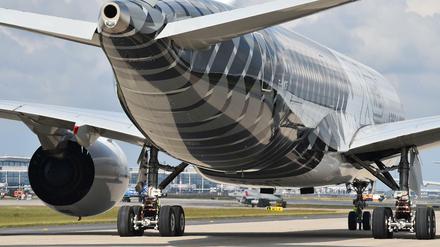 Auf der ILA zu sehen ist auch diesen Modell eines neuen Airbus A350. Er gilt als deutlich sparsamer als andere Passagierflieger für die Mittel- und Langstrecke.