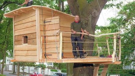 Spielplatz für Große. Die meisten wollen das Baumhaus für die Kinder, sagt Emu Stahlmann. Doch dann nutzen sie es selbst.
