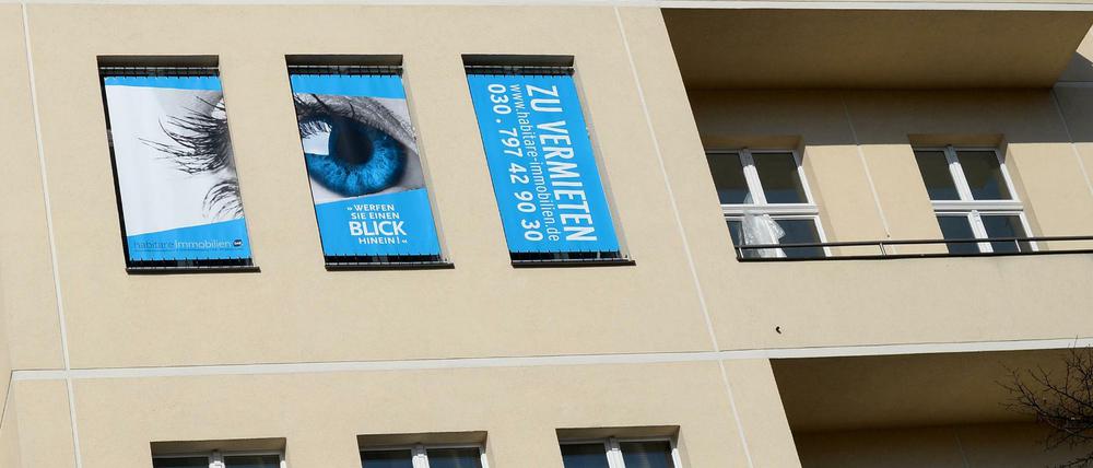 Wer bestellt, der bezahlt - das gilt seit einem Jahr auch für die Vermietung von Wohnungen.