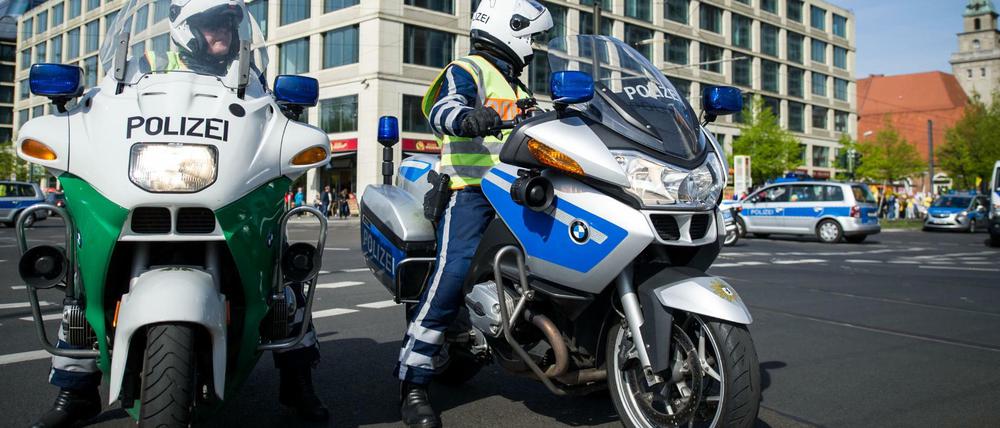 Im Einsatz. Die Aufgaben der Polizei sind vielfältig. Aber ihr fehlt das Personal. Jetzt können sich Interessierte wieder für eine Polizeiausbildung bewerben.