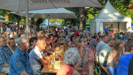 Am Lindenufer wird wieder zünftig gefeiert.