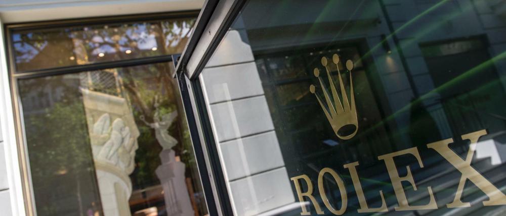 Bei dem Einbruch am Kurfürstendamm erbeuteten die vier Täter hunderte Rolex-Uhren.