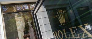Bei dem Einbruch am Kurfürstendamm erbeuteten die vier Täter hunderte Rolex-Uhren.