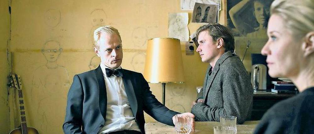 Ums Erbe betrogen? Frederik (Carsten Bjørnlund, links), Emil (Mikkel Boe Følsgaard) und Gro (Trine Dyrholm).
