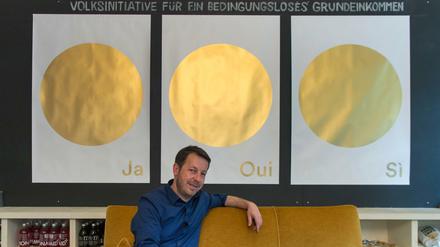 Daniel Häni ist Mitbegründer und Sprecher der Volksinitiative für ein bedingungsloses Grundeinkommen in der Schweiz. 