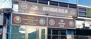 Innen alt, außen neu. Die Hafenbar am neuen Standort in der Karl-Liebknecht-Straße 11 in Mitte. 