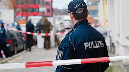 Polizei im Einsatz. Die Opposition möchte, dass das Handeln der Beamten besser kontrolliert werden kann. Sie fordert einen Polizeibeauftragten.
