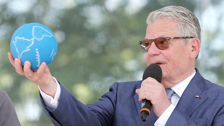 Gauck oder nicht Gauck, das ist hier nicht mehr die Frage. Gesucht wird ein oder eine Nachfolger_in für den Mann. Vielleicht per Volksentscheid? 