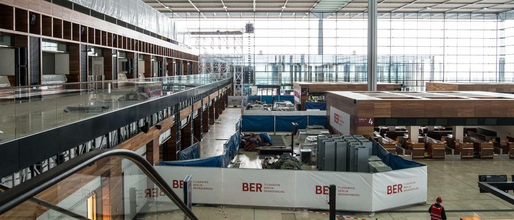 Die Empfangshalle des Terminalgebäudes am BER.