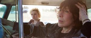 Sage (Julia Garner) und Elle (Lily Tomlin) in "Grandma".