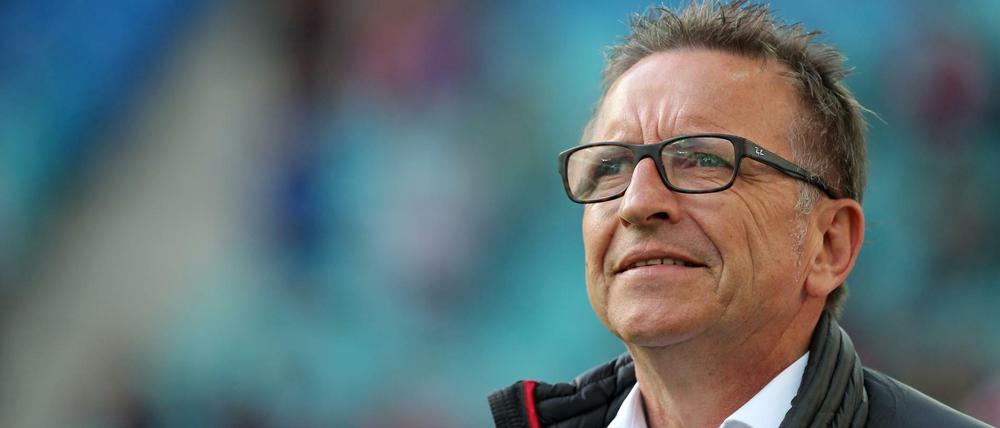 Norbert Meier strebt seine vierte Bundesliga-Station an.