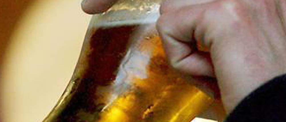 Zischt: Bier.