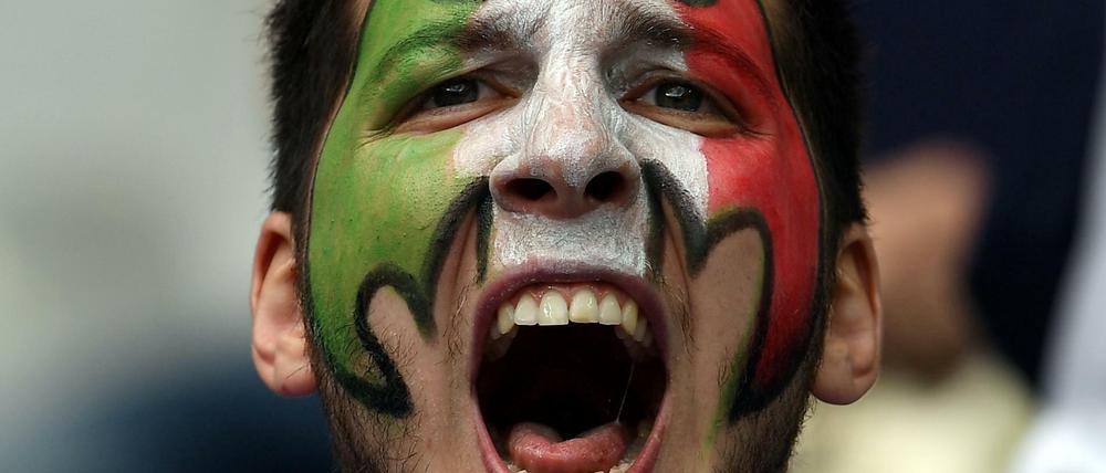Italo-Held. Batman trägt in Frankreich Grün-Weiß-Rot.