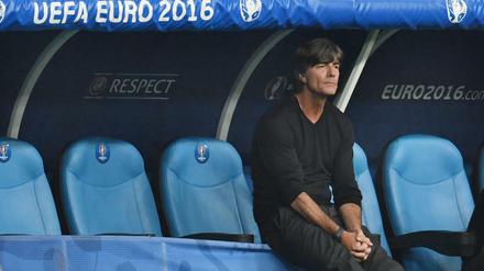 Gut gespielt und trotzdem verloren. Bundestrainer Joachim Löw ist darüber sichtlich enttäuscht.