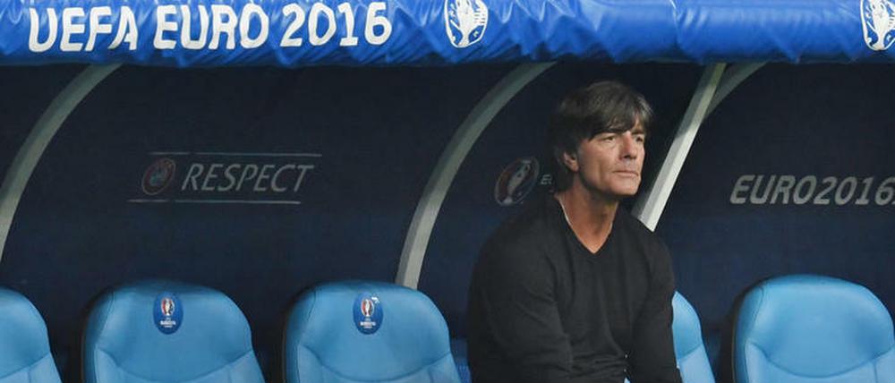 Gut gespielt und trotzdem verloren. Bundestrainer Joachim Löw ist darüber sichtlich enttäuscht.