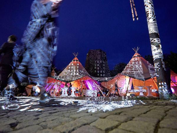 Die Tipis vor dem E-Werk, dem alternativen Kulturort in Weimar, waren das Zentrum des Kultursymposiums.