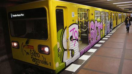 Dauerärger Graffiti. Und Fahrgäste haben das Nachsehen.