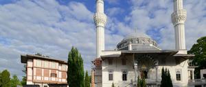 Die Sehitlik-Moschee am Columbiadamm in Neukölln.  