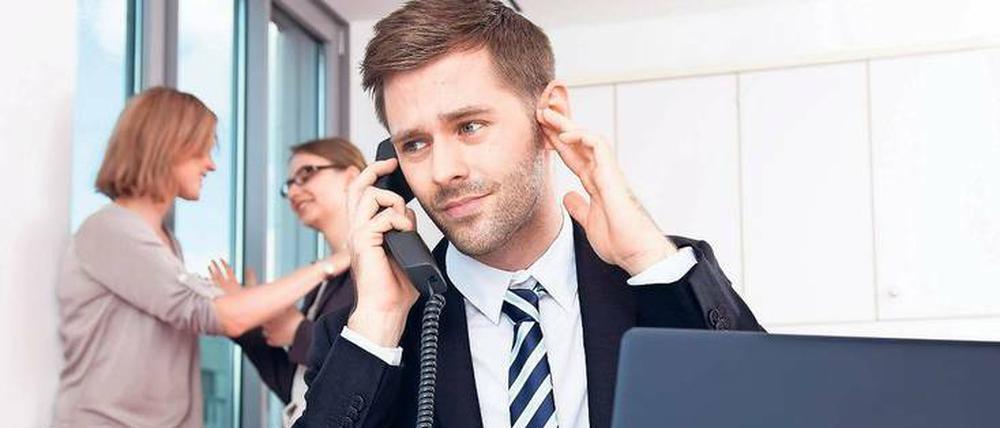 Störfaktor. Wer plaudern will, sollte besser aus dem Raum gehen. 