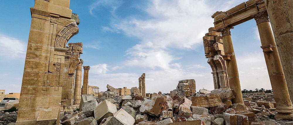 Der zerstörte Triumphbogen in Palmyra