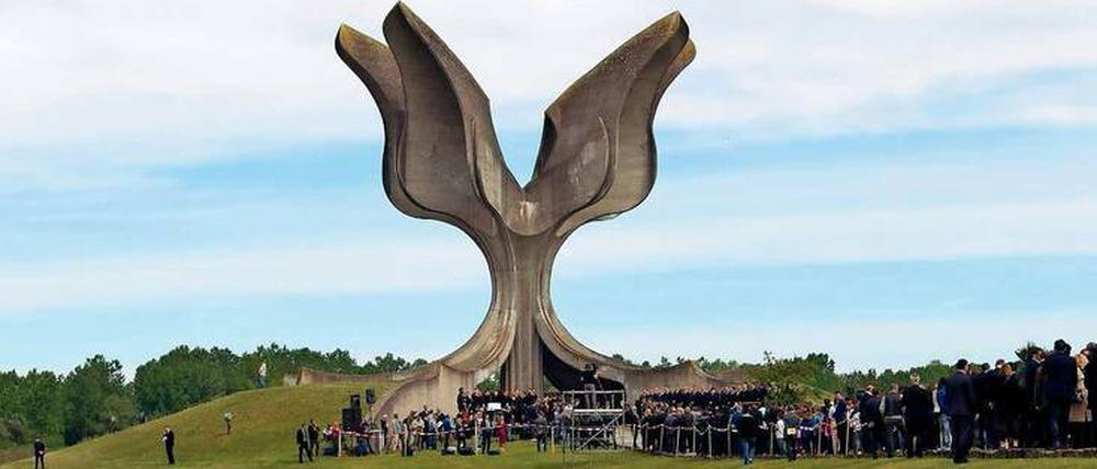 Wegen der revisionistischen Politik der kroatischen Regierung boykottierte die Jüdische Gemeinde 2016 die Feier der Befreiung des einstigen KZs Jasenovac.