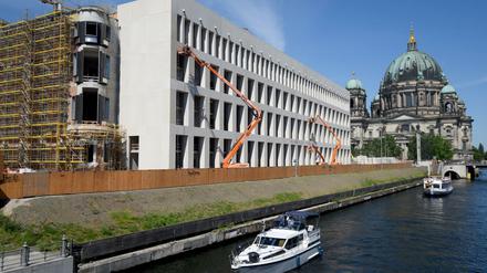 Glatt, kühl, modern. Die von Franco Stella entworfene Ostfassade des Humboldt Forums.