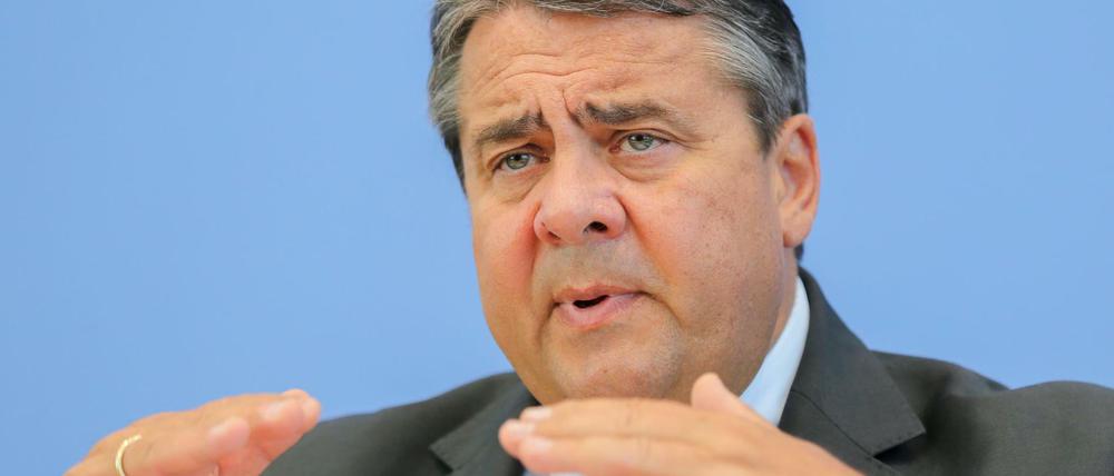 Sigmar Gabriel kennt die Nazi-Parolen schon von seinem Vater.