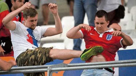 Nach dem Gruppenspiel zwischen England und Russland kam es zu brutalen Auseinandersetzungen.