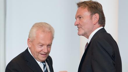 Rückzug. Der Vorstandsvorsitzende der Deutschen Bahn. Rüdiger Grube (l) verliert seinen Stellvertreter. Volker Kefer, Vorstand für Technik und Infrastruktur, will seinen Vertrag 2017 nicht verlängern.