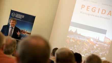 Der Politikwissenschaftler Werner Patzelt warnt in seinem neuen Buch vor den sächsischen Rechtspopulisten.