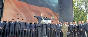 Präsidiales Vorspiel. Petro Poroschenko schwor die Spieler auf die EM ein.