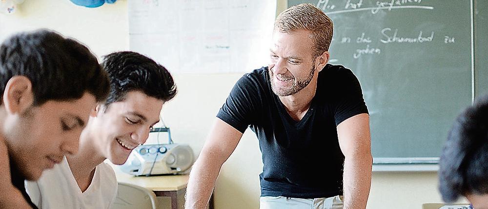 Heterogene Lerngruppen. Deutschlands Schulwesen steht nicht nur wegen der Flüchtlinge vor finanziellen und pädagogischen Herausforderungen. Das Foto zeigt eine Willkommensklasse für geflüchtete Schüler in Berlin-Schöneberg. 