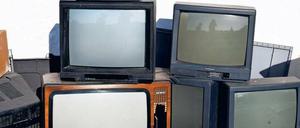 Ausgemustert. Kurz vor Fußballmeisterschaften häufen sich bei den Versicherern die Schadensmeldungen über Unfälle mit Fernsehern. 