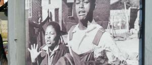 Das Hector-Pieterson-Mahnmal in einer Parkanlage in Soweto in Johannesburg.